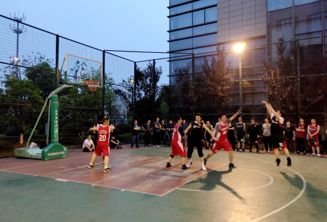 “立信杯”篮球争霸赛在威廉体育科技园举行
