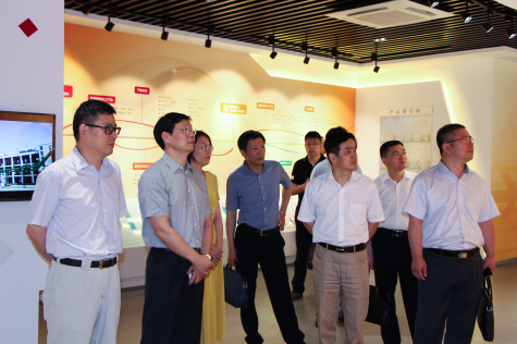 参加“全市构建和谐劳动关系建设推进会” 领导走进威廉体育科技园